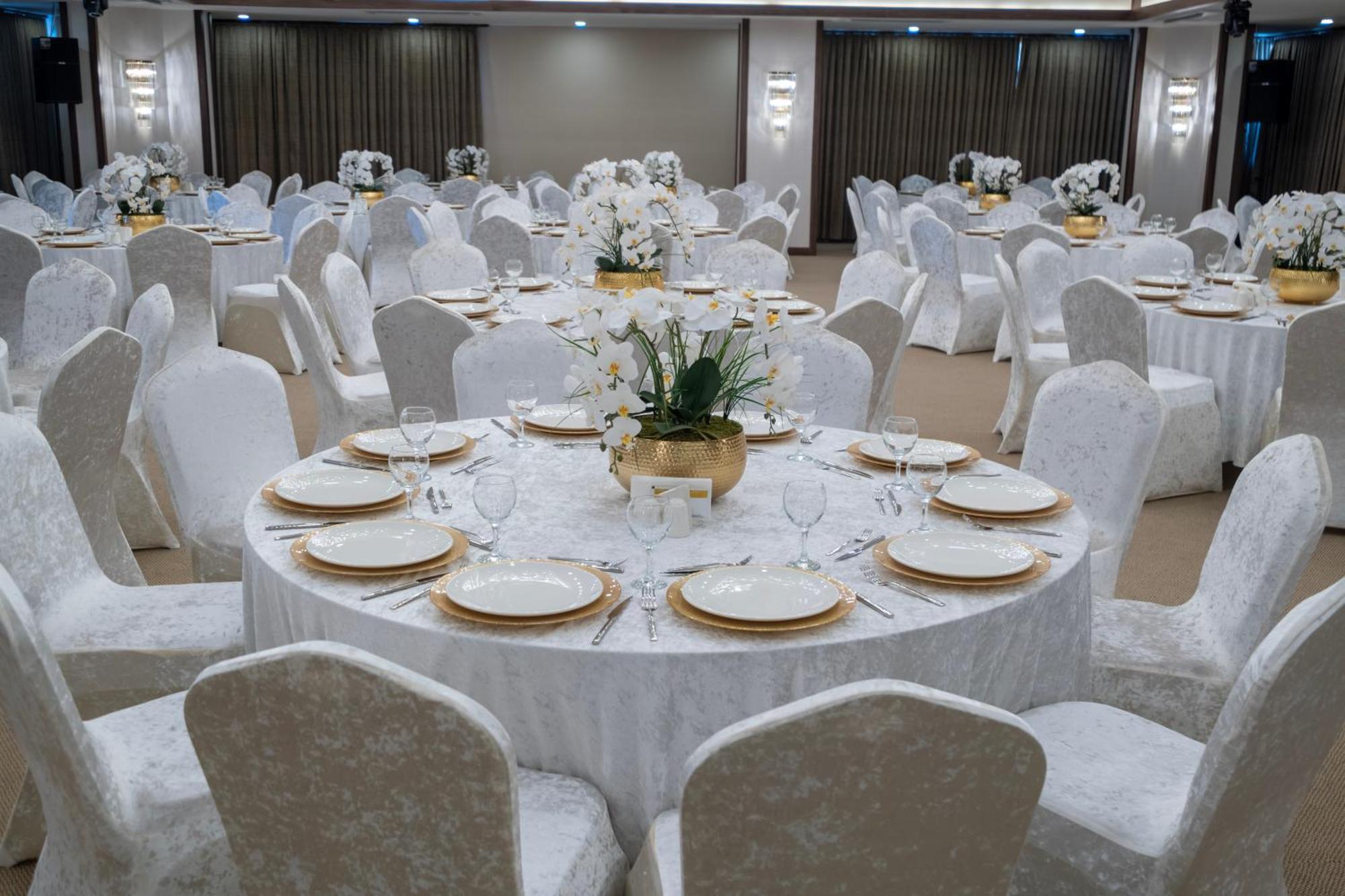 Park Dedeman Mersin Marina Çiftlik Exterior foto