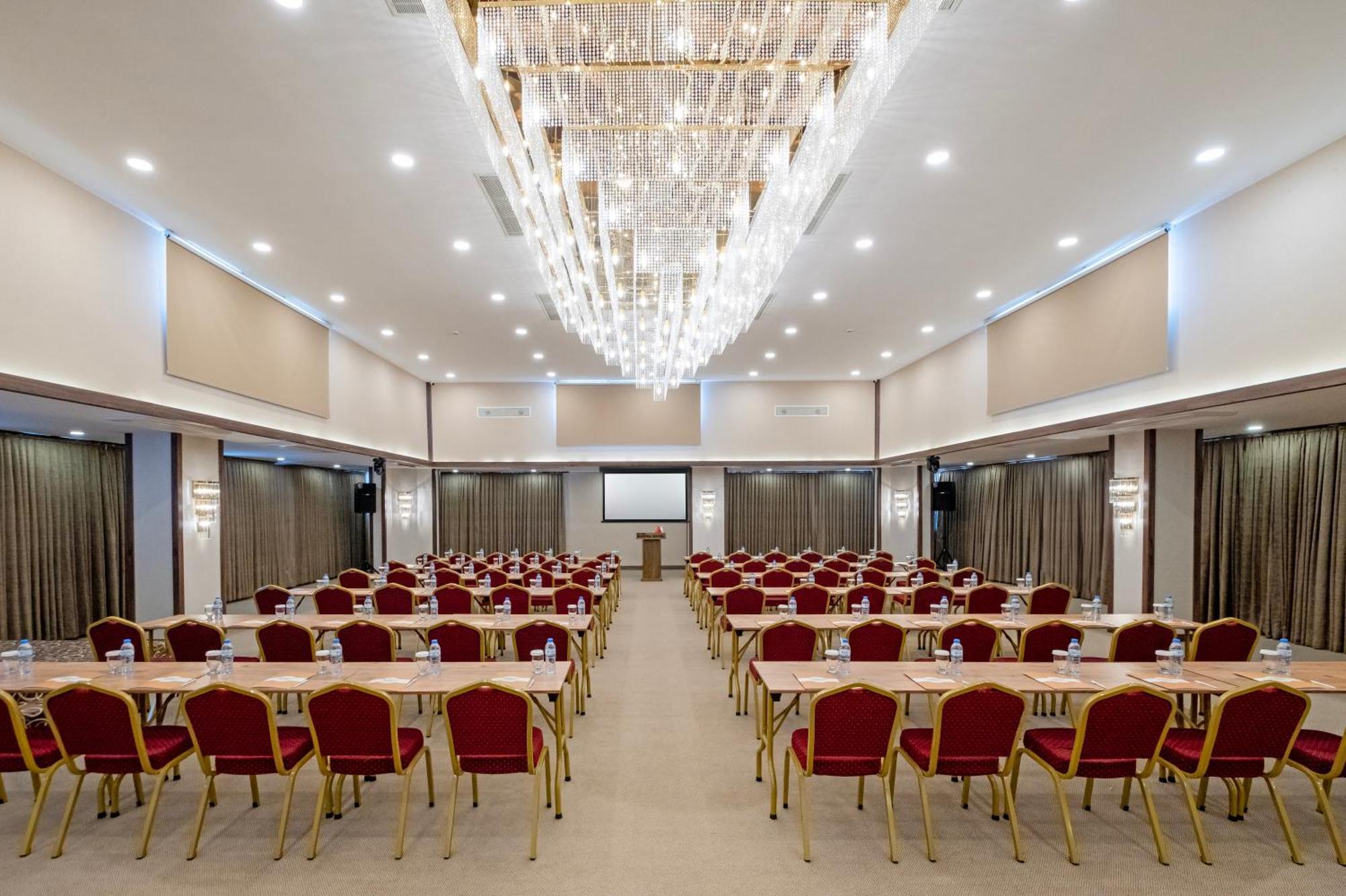 Park Dedeman Mersin Marina Çiftlik Exterior foto